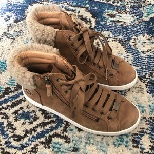 UGG Sneakers
